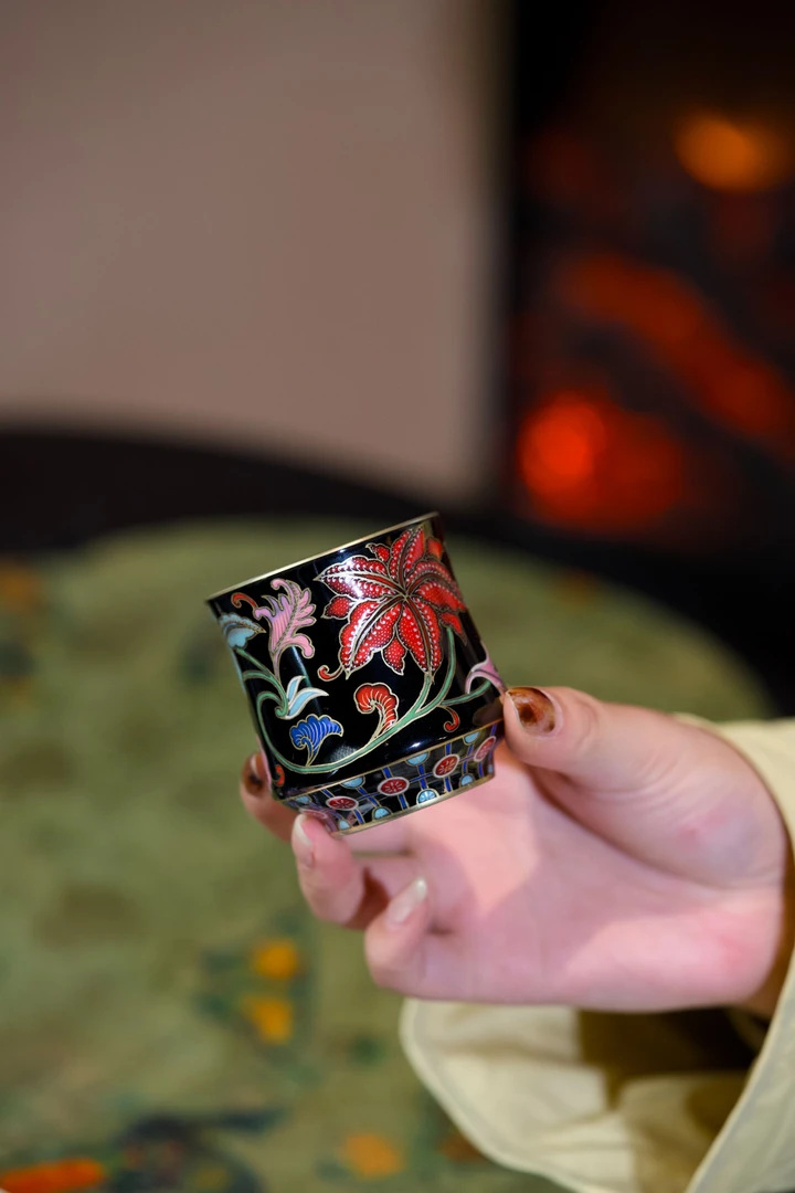 灵玺贡坊 手绘粉彩珐琅彩黑金系列主人杯 新中式茶具