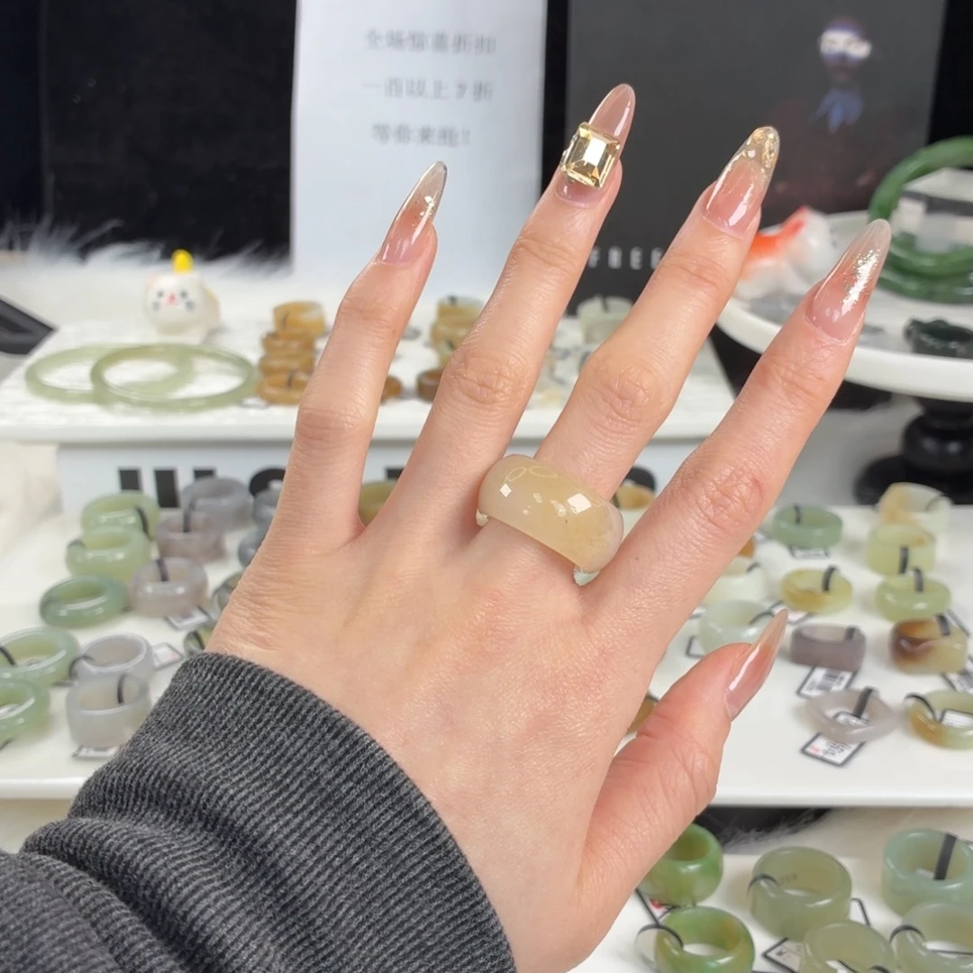 一***…和田玉未镶嵌戒指z73桂花糖轮胎18.2