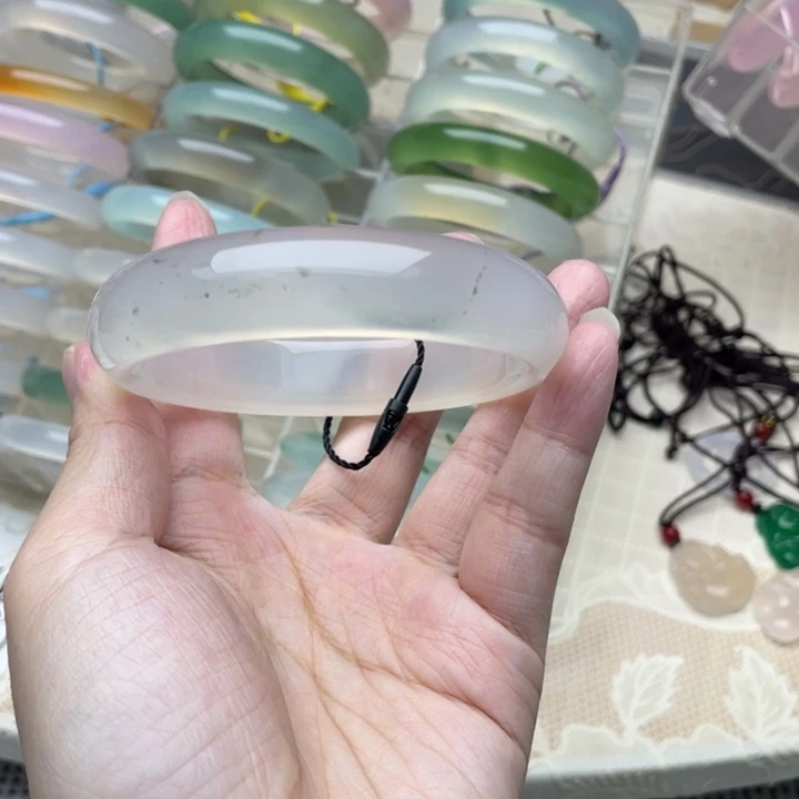 玛瑙/玉髓未镶嵌手镯60圈口
