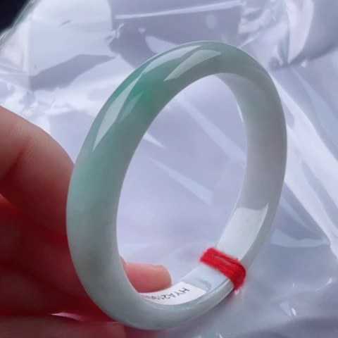 翡翠手镯未镶嵌贵妃56.7(买断不退不换)