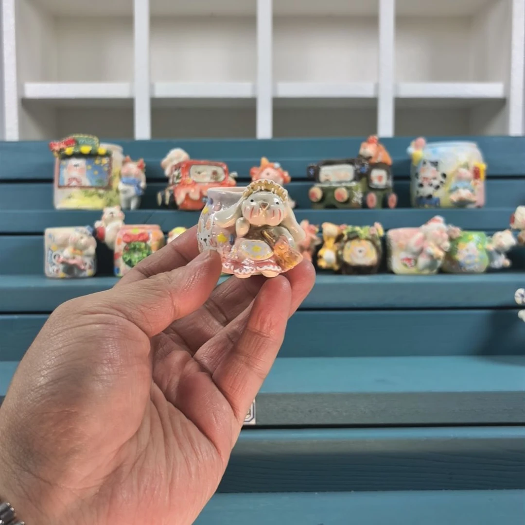 果****少吧小兔子 手绘多肉花盆