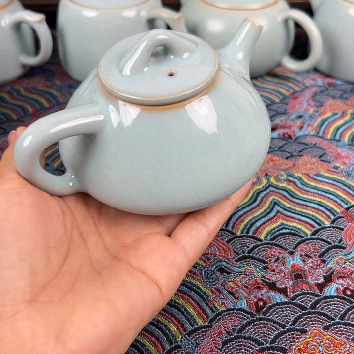 天青釉水微瑕石瓢壶