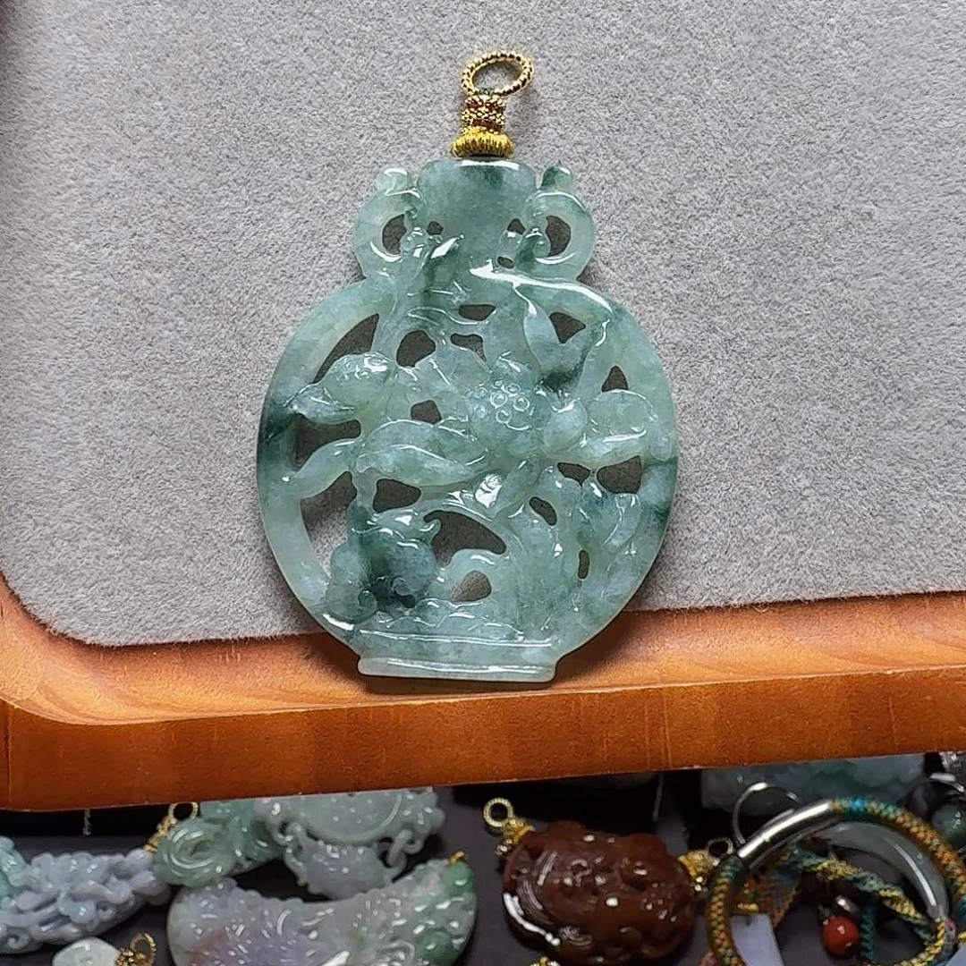 吊坠(赠链)未镶嵌翡翠