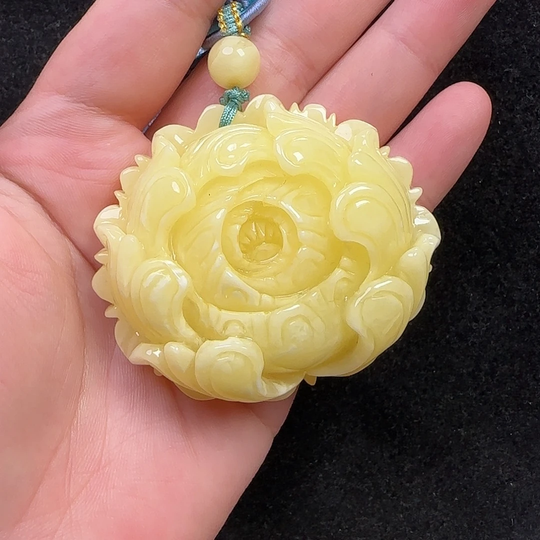 蜜蜡未镶嵌珠宝奇石