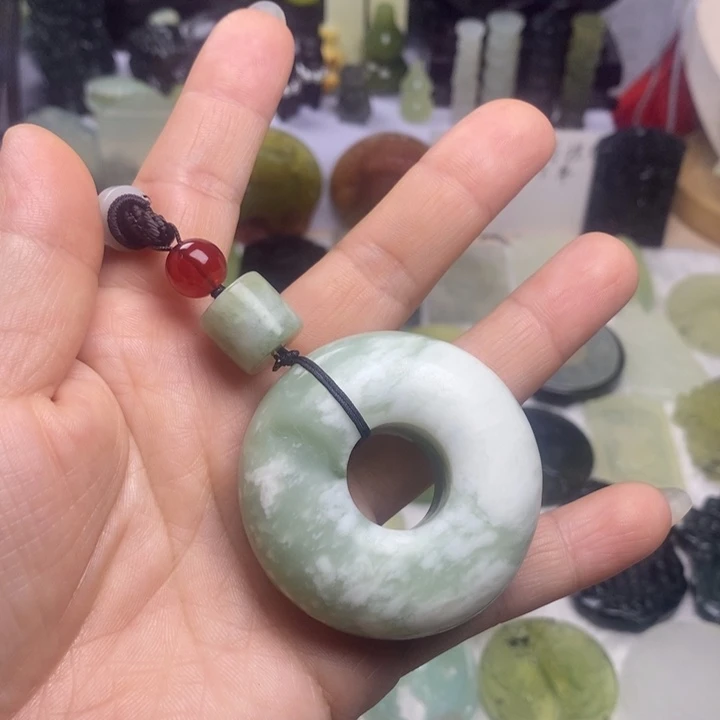 蛇纹石玉合金颈饰
