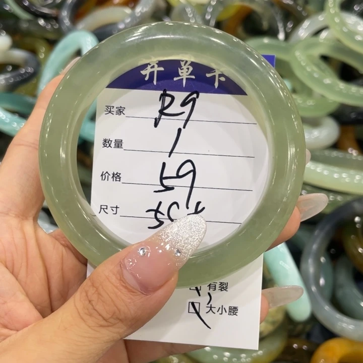 女***王蛇纹石玉合金手镯