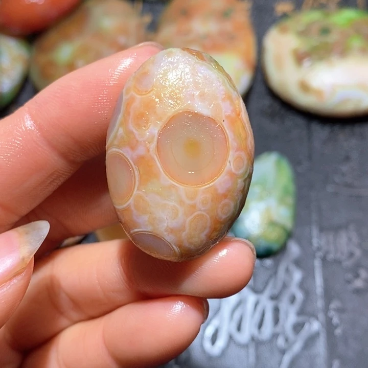 石英质玉颈饰未镶嵌波**惊