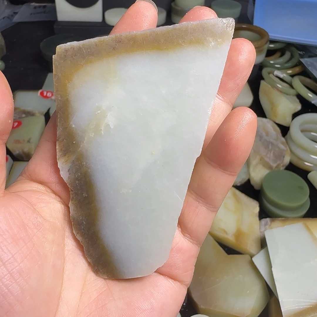 未镶嵌和田玉（糖玉）珠宝半成品