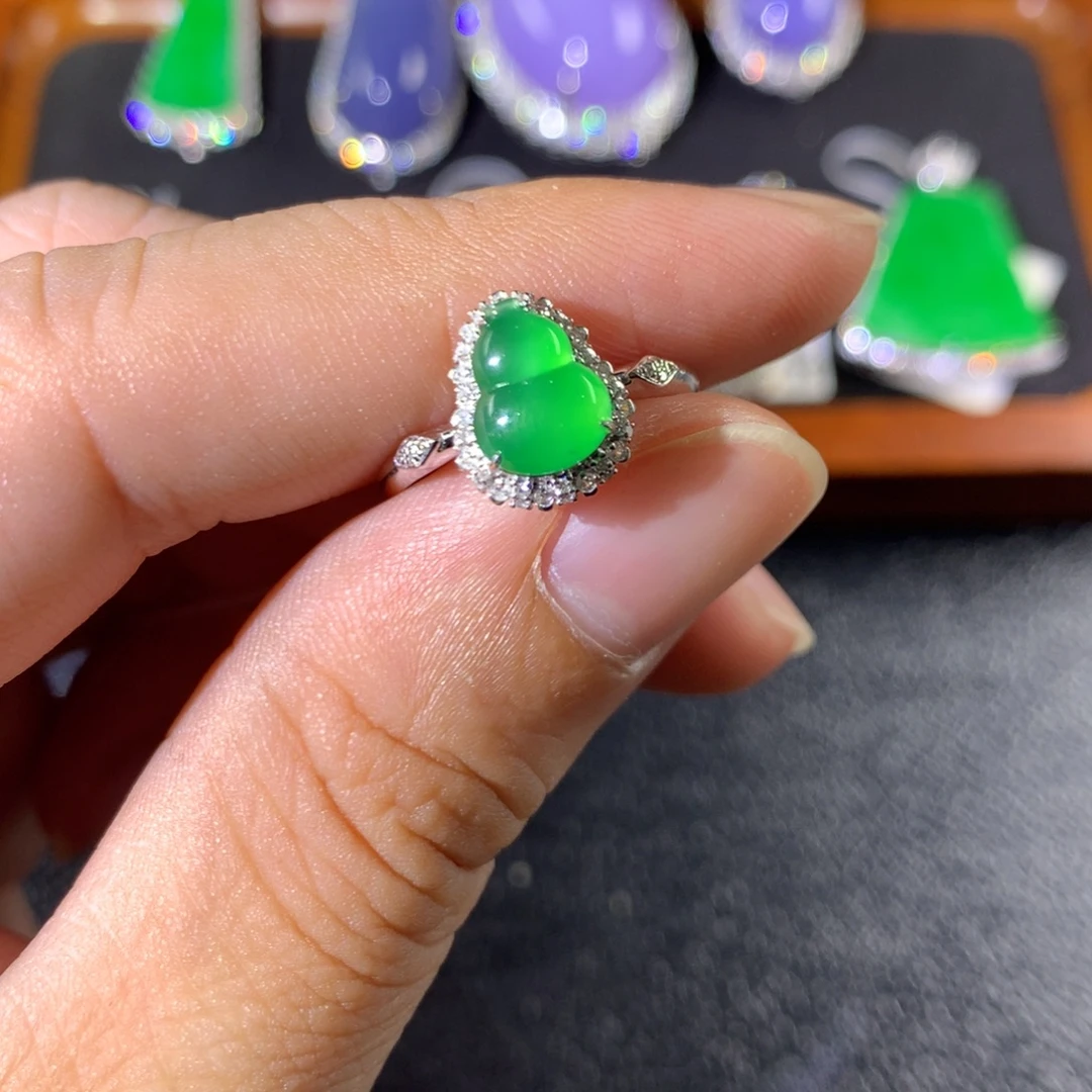 M****翡翠18K金镶嵌戒指翡翠