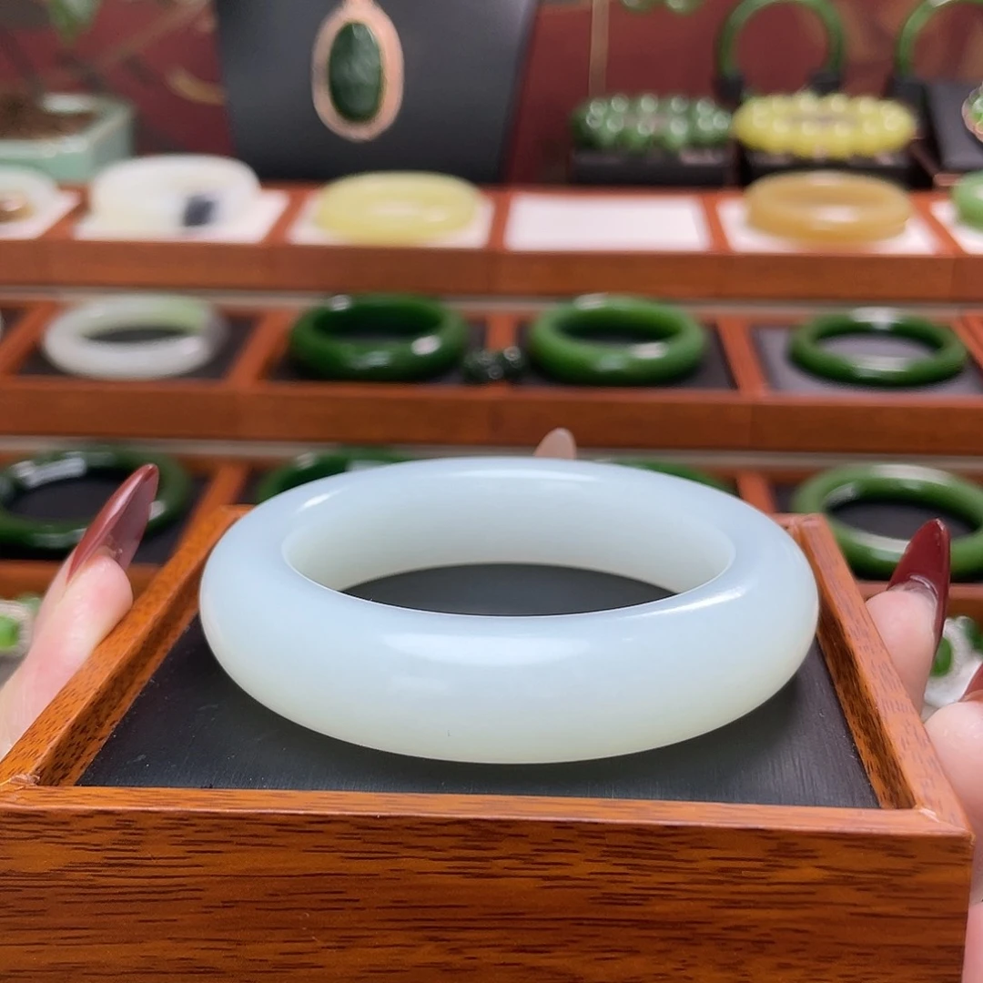 和田玉手镯56+未镶嵌