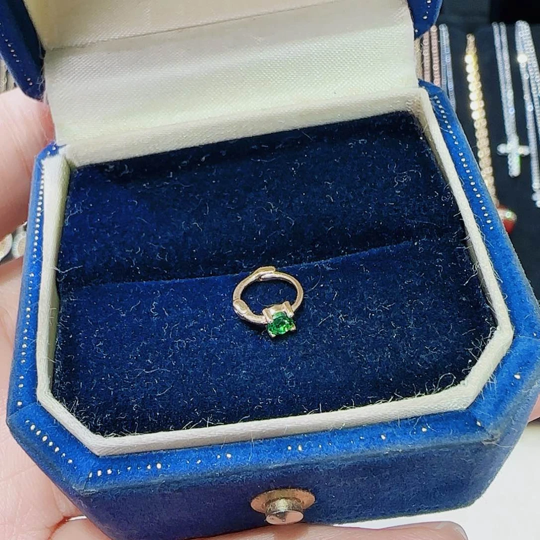 18K金镶嵌耳饰石榴石（沙弗莱）单只耳扣