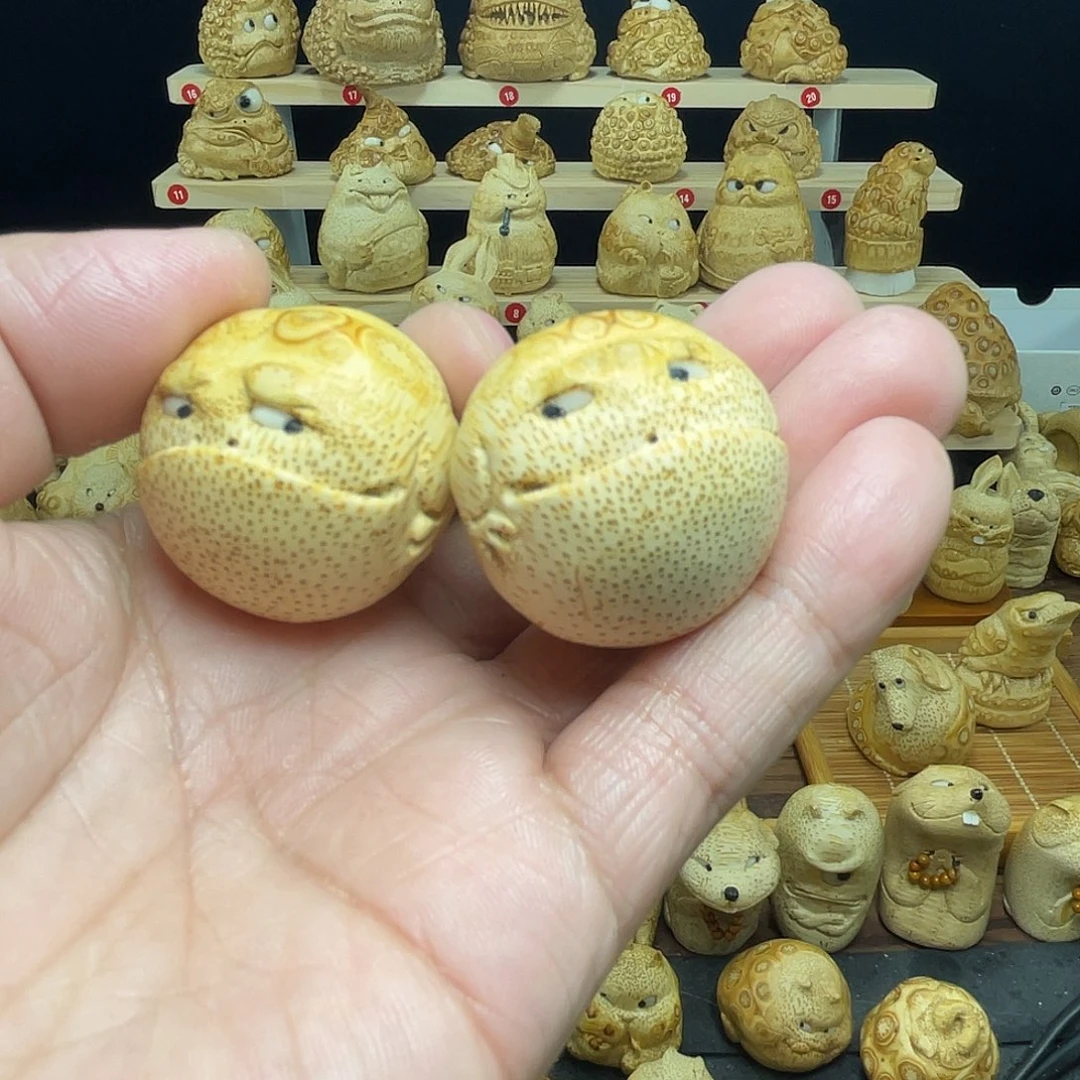 竹竹根雕金蟾手球
