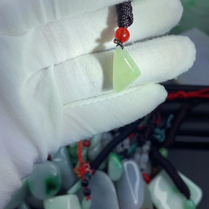 翡翠未镶嵌挂件片料