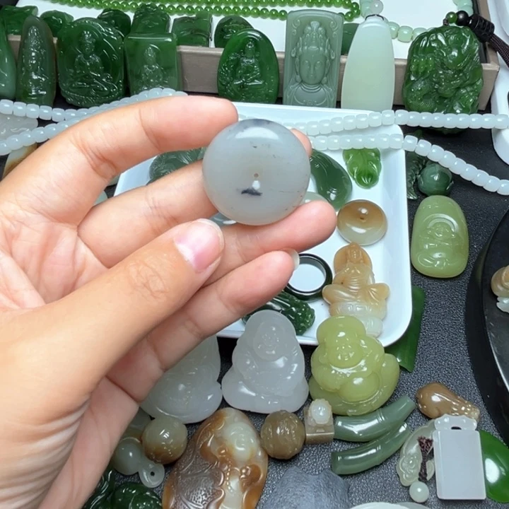 颈饰未镶嵌和田玉