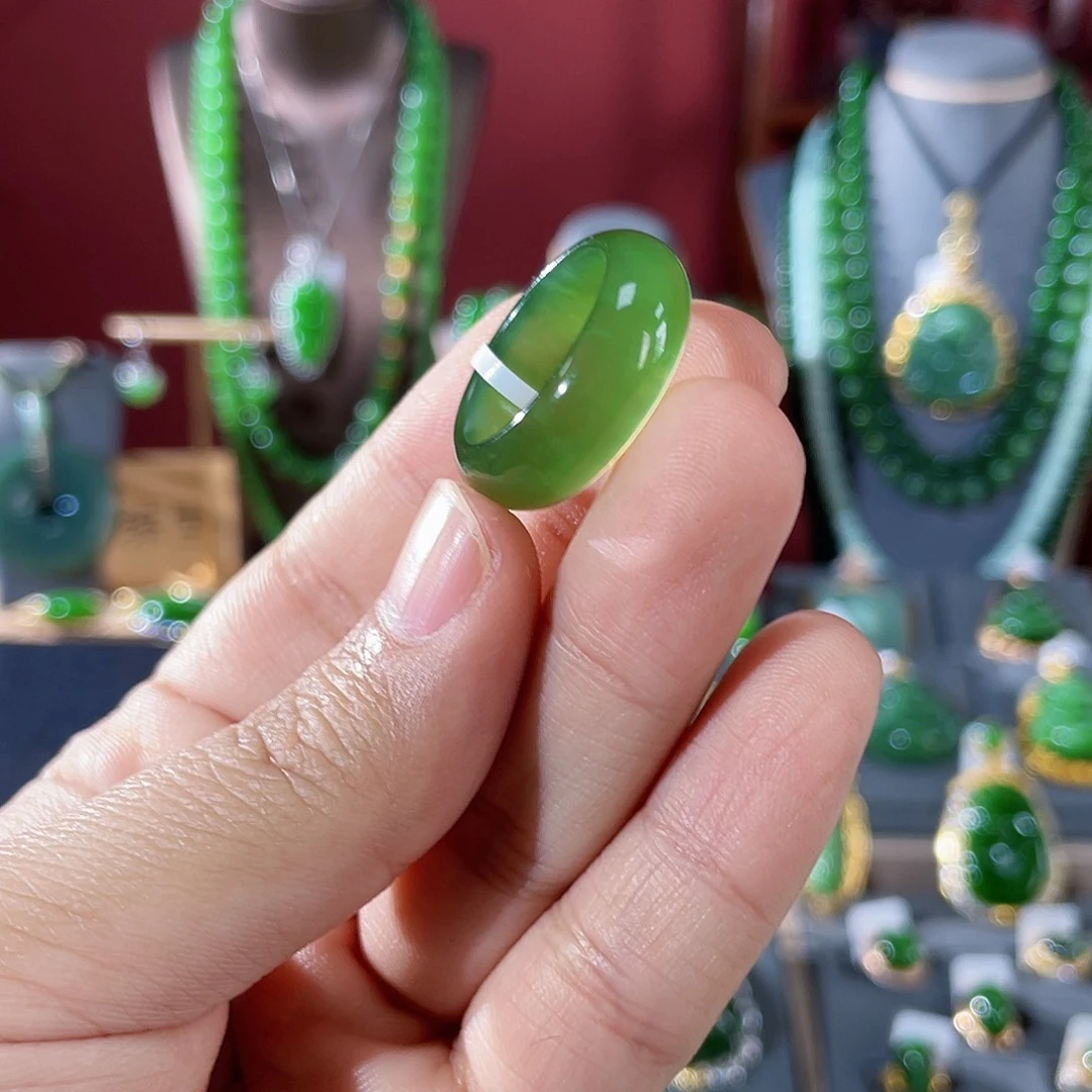 和田玉（碧玉）未镶嵌颈饰