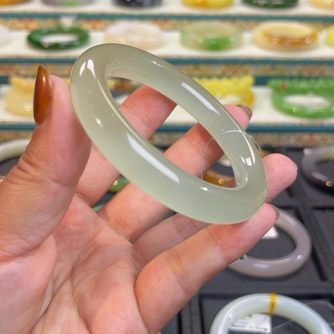 和田玉未镶嵌手镯晴猫手镯