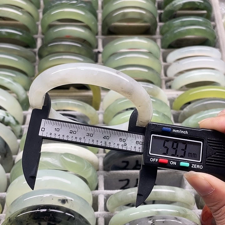 未镶嵌蛇纹石玉手镯266