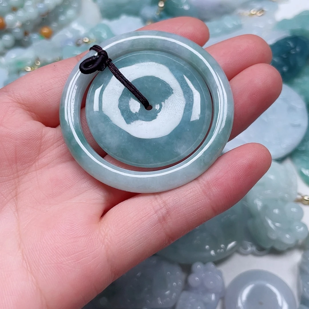 翡翠未镶嵌颈饰子母平安扣