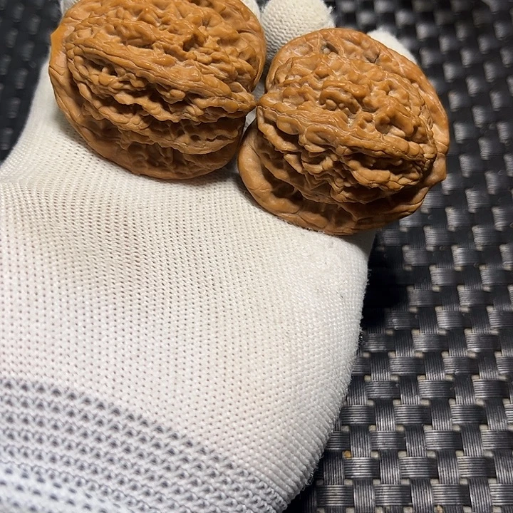 文玩核桃吊坠汉高虎