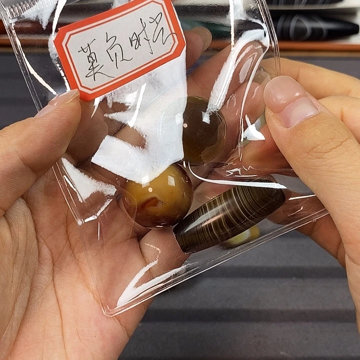 莫***A合金玛瑙/玉髓珠宝半成品