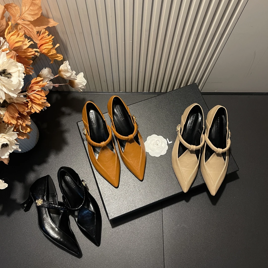 【现现】新款时尚简约轻奢高级感设计休闲舒适气质百搭尖头高跟鞋