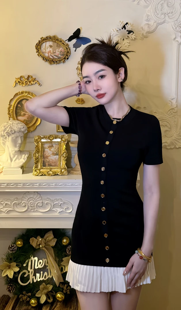 【宝玉】金属扣饰黑白撞色百褶连衣裙CZ004