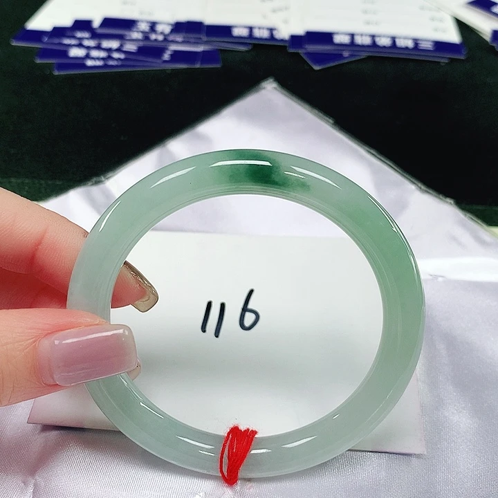 翡翠手镯（圆镯）未镶嵌