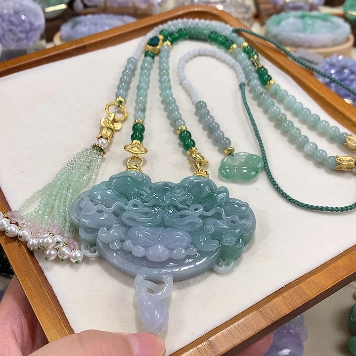 翡翠未镶嵌颈饰翡翠吊坠