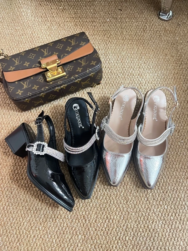 一字带凉鞋女尖头纯色中跟女鞋高跟鞋性感风低帮559