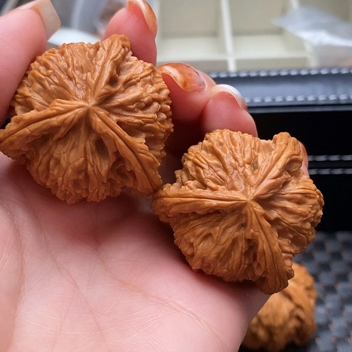 龍***哥文玩核桃吊坠40尺 白