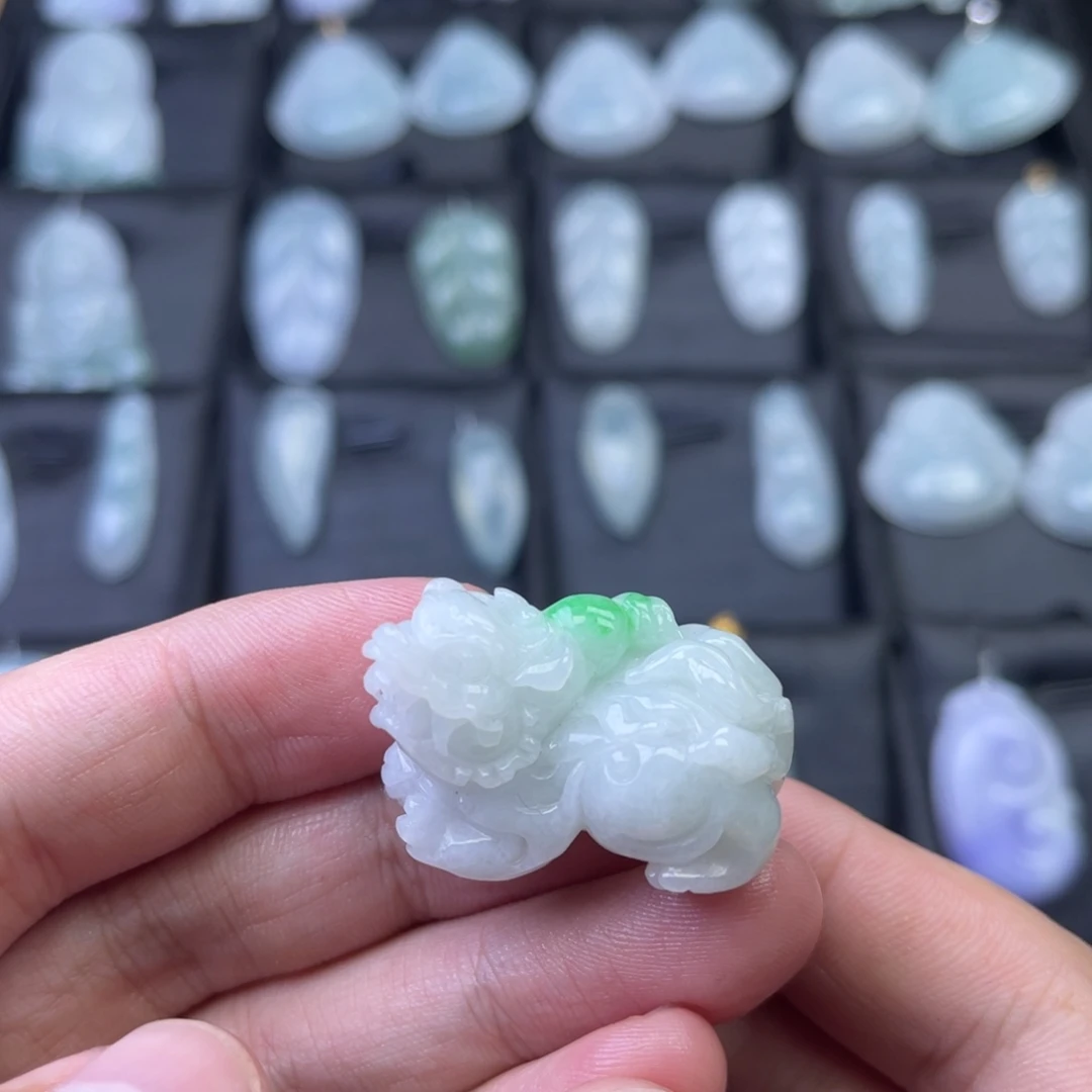 翡翠未镶嵌颈饰86532