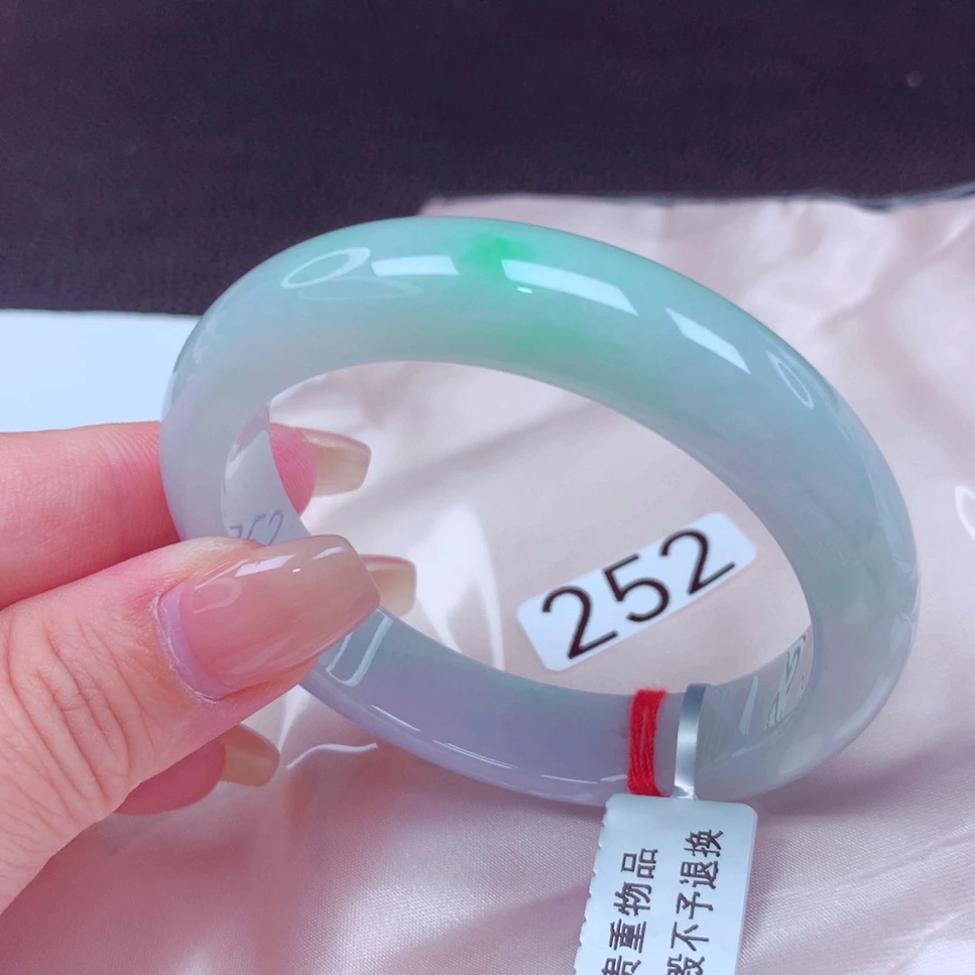 翡翠手镯未镶嵌手镯