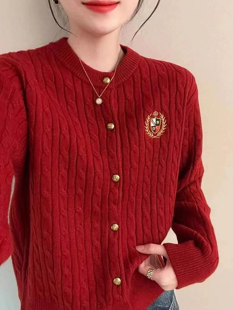 爆款麻花秋冬季新款皇冠时尚刺绣毛衣针织开衫百搭短款外套女红色