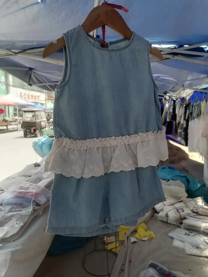 女童牛仔底边加花边无袖套装