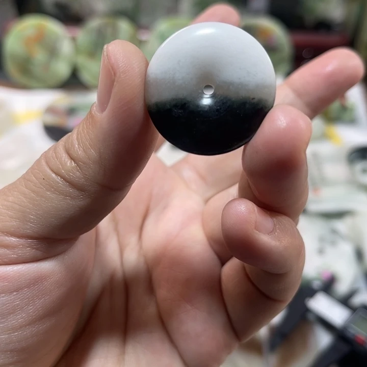 独山玉未镶嵌颈饰