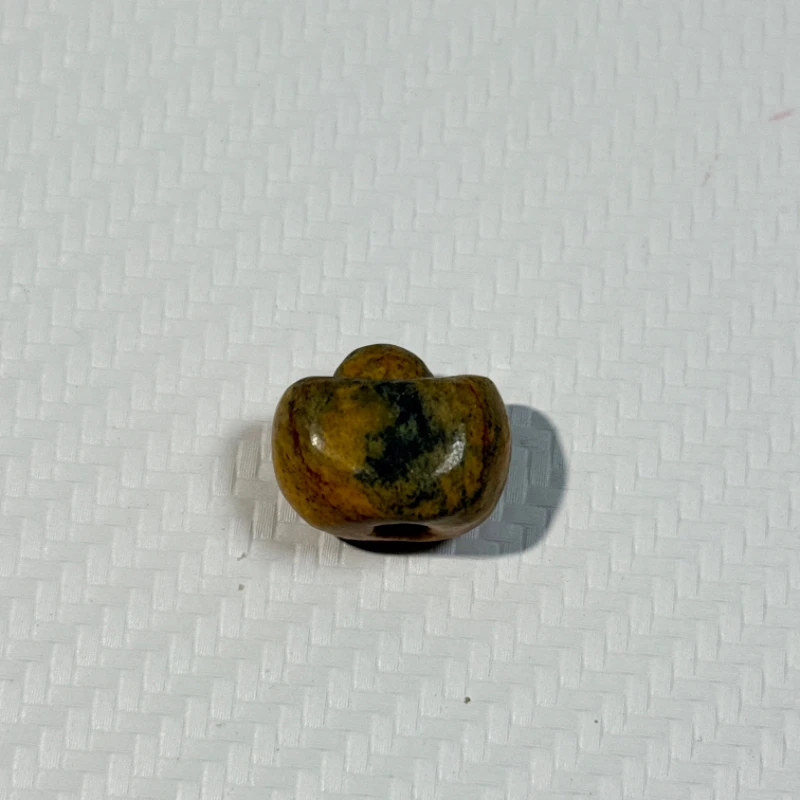 河磨玉手工雕刻通孔小元宝吊坠
