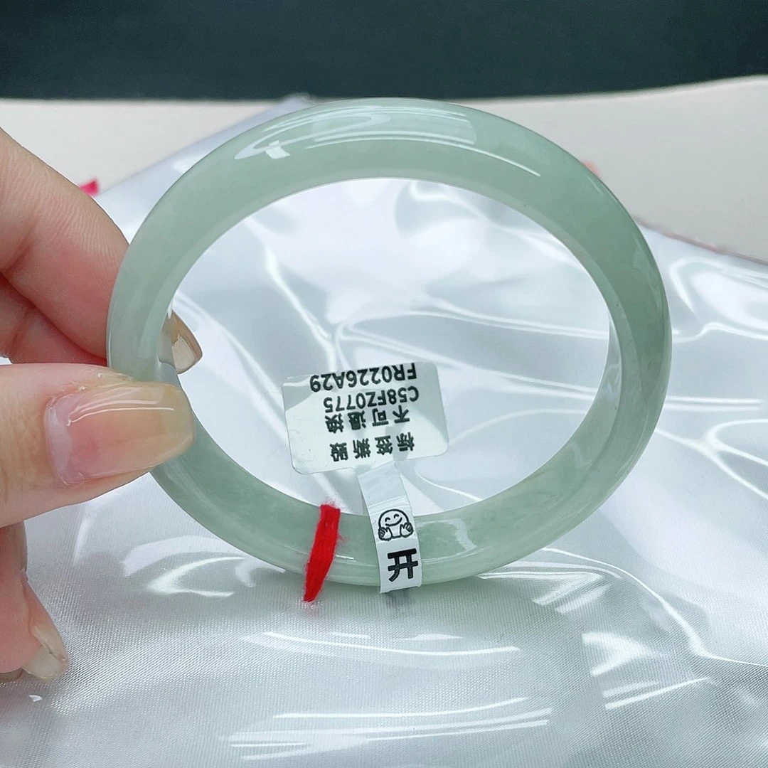 翡翠手镯未镶嵌正58.6