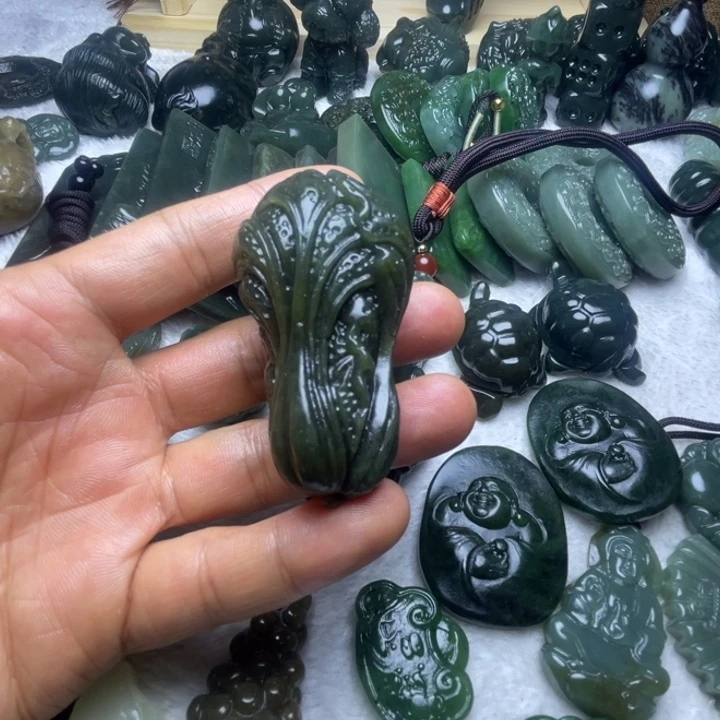 和田玉未镶嵌颈饰