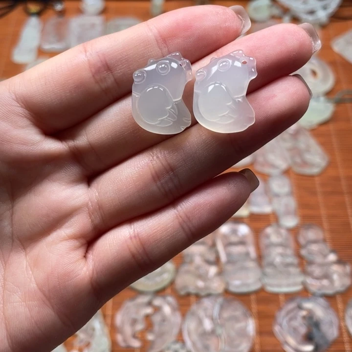 未镶嵌蛇纹石玉颈饰