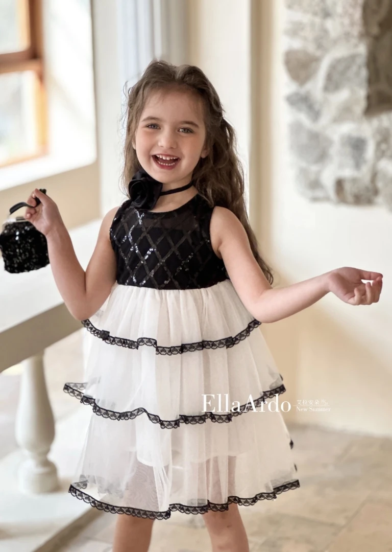 品牌女童连衣裙黑色蛋糕裙