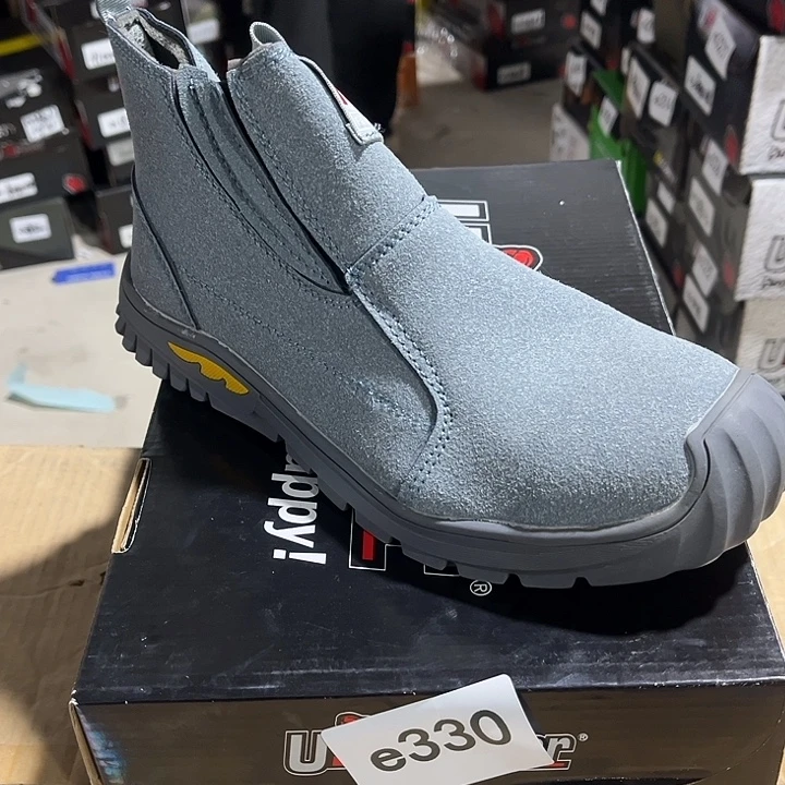 41尺码编号330防砸防刺劳保鞋