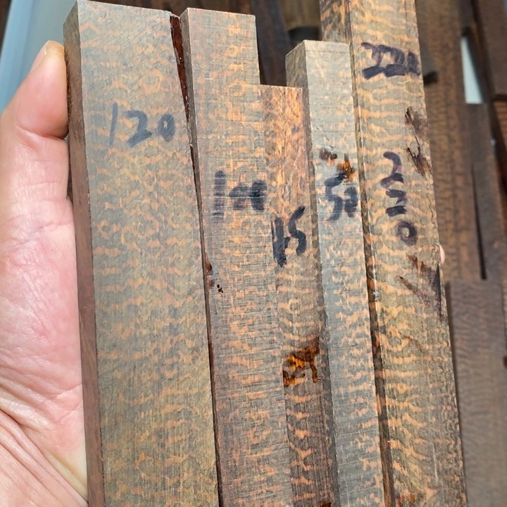 厨***人香榧木蛇纹木精品料5根