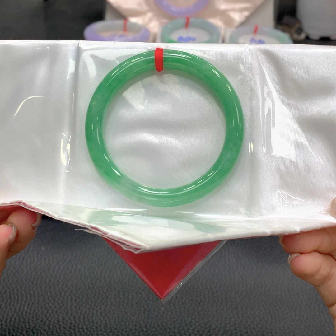 翡翠未镶嵌手镯翡翠
