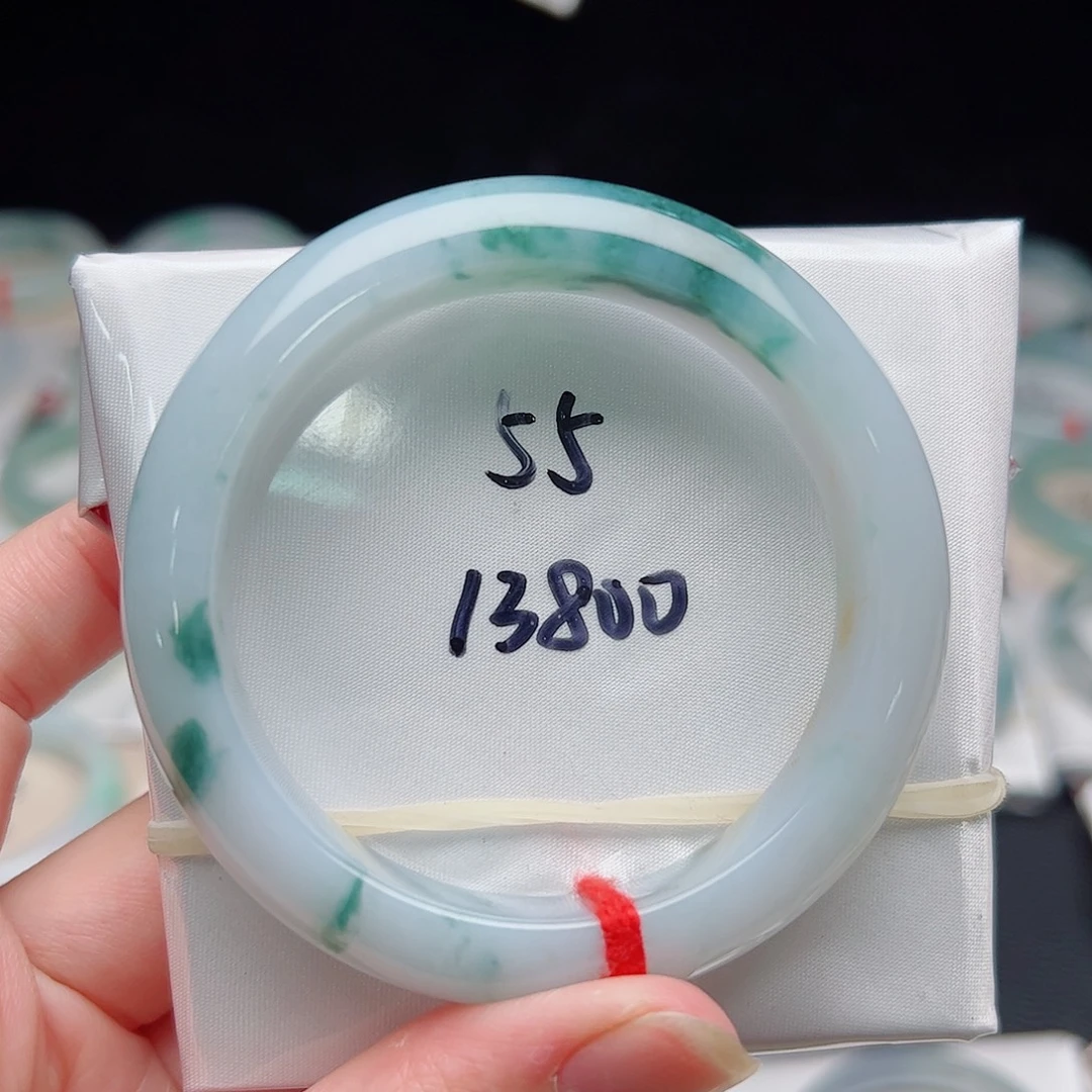 翡翠未镶嵌手镯A货