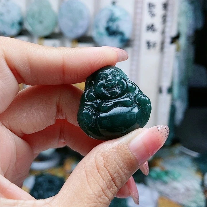 颈饰足铂镶嵌翡翠翡翠