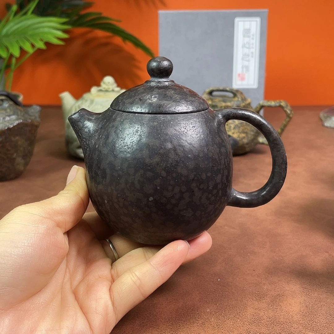 冰碛岩龙蛋壶茶具