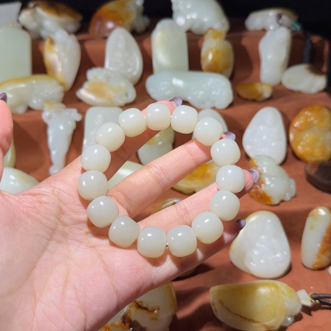 爱***满和田玉未镶嵌手链