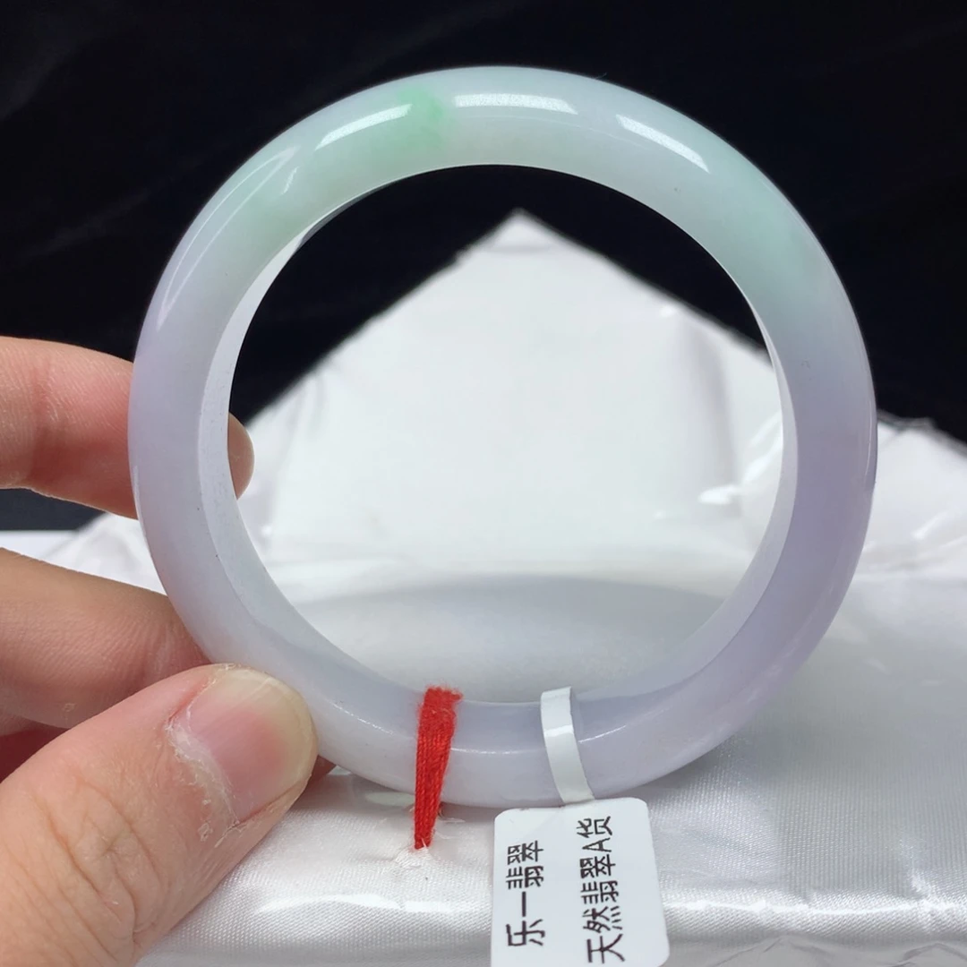 翡翠手镯（圆镯）未镶嵌55.6