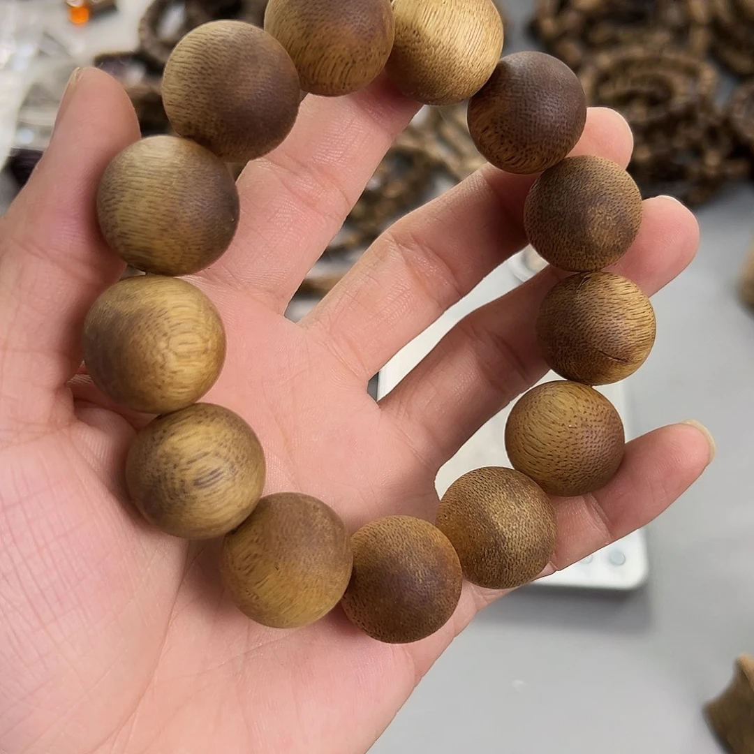 沉香沉香香囊海南白棋乌身2.0圆珠单圈25克，多样性发一