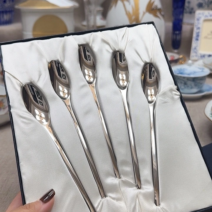 哈哈哈哈哈哈哈哈哈看****）